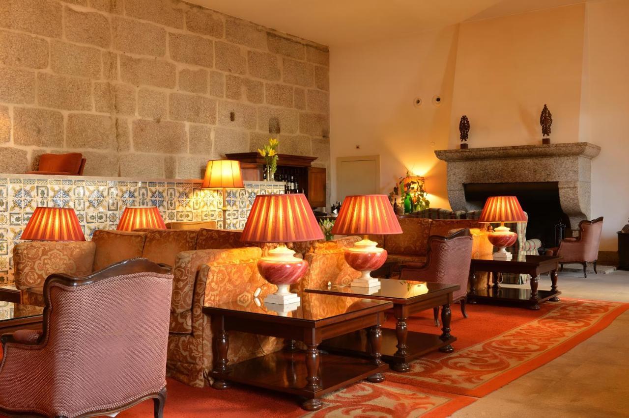 Pousada Mosteiro De Γκιμαράες Εξωτερικό φωτογραφία The interior of the hotel