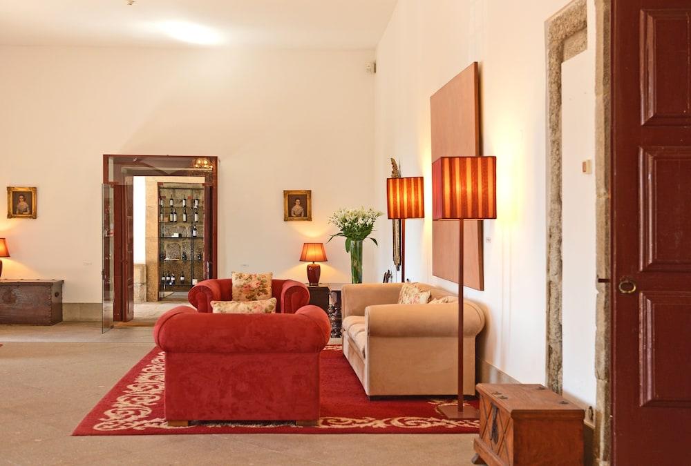 Pousada Mosteiro De Γκιμαράες Εξωτερικό φωτογραφία The interior of the Pousada de Óbidos