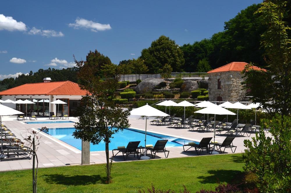 Pousada Mosteiro De Γκιμαράες Εξωτερικό φωτογραφία The swimming pool at the Pousada de Óbidos
