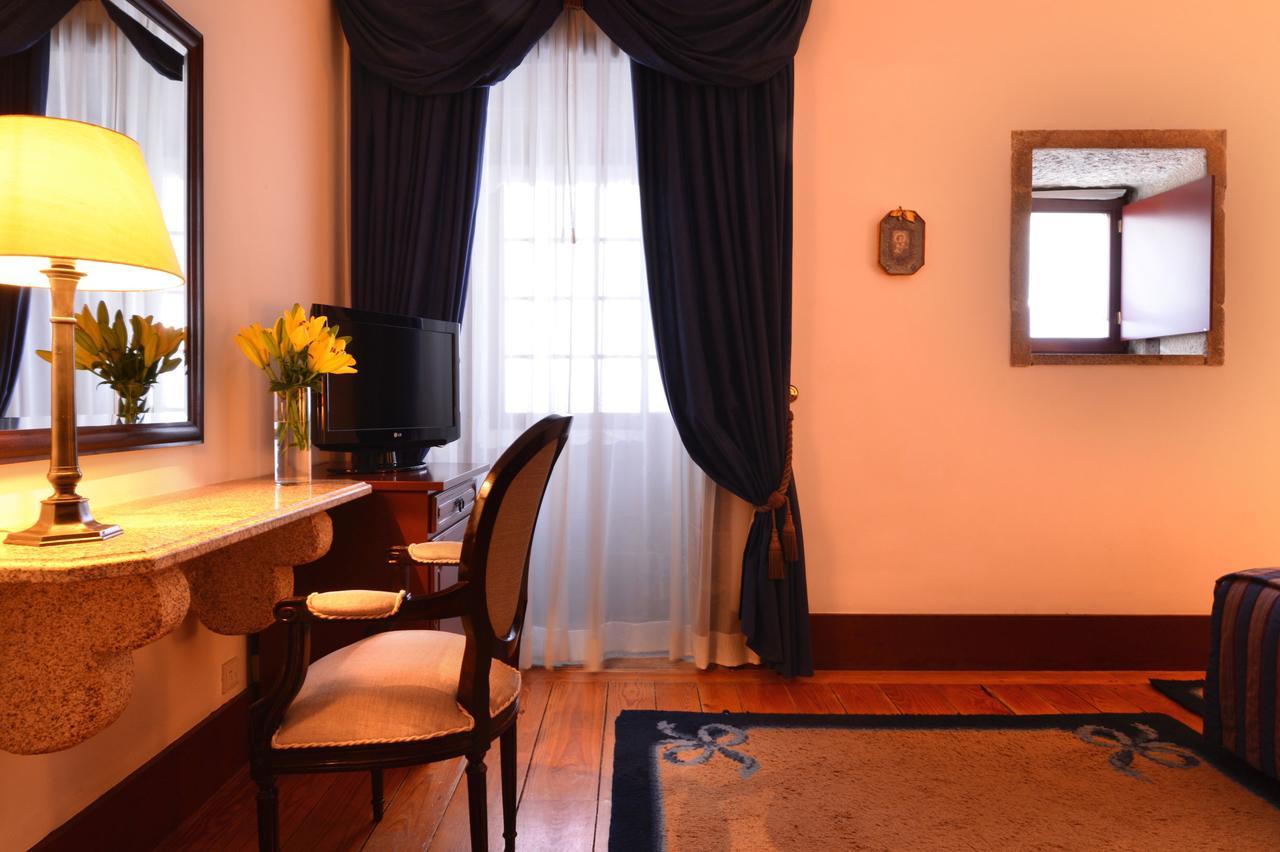 Pousada Mosteiro De Γκιμαράες Δωμάτιο φωτογραφία A room at the hotel