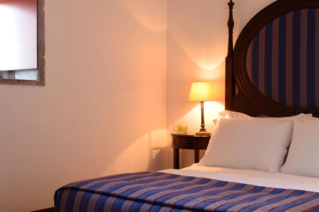 Pousada Mosteiro De Γκιμαράες Εξωτερικό φωτογραφία A bedroom at the hotel