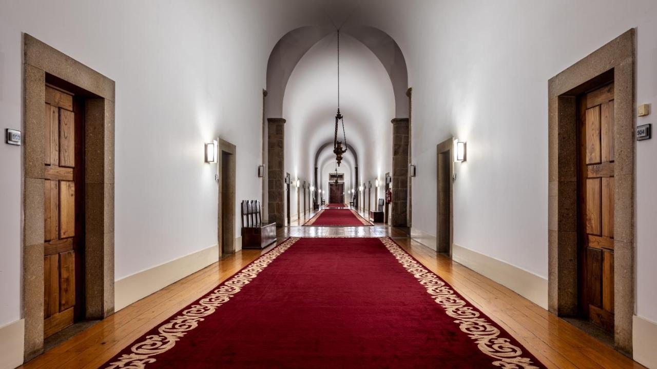 Pousada Mosteiro De Γκιμαράες Εξωτερικό φωτογραφία The corridor of the Presidential Palace